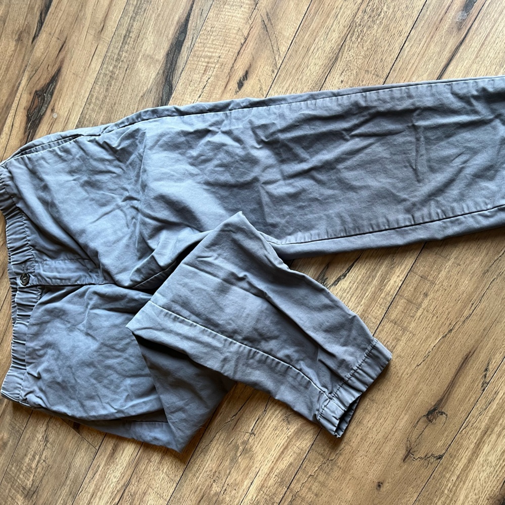 Bonobos brand men’s flannel lined joggers, chino material, size small